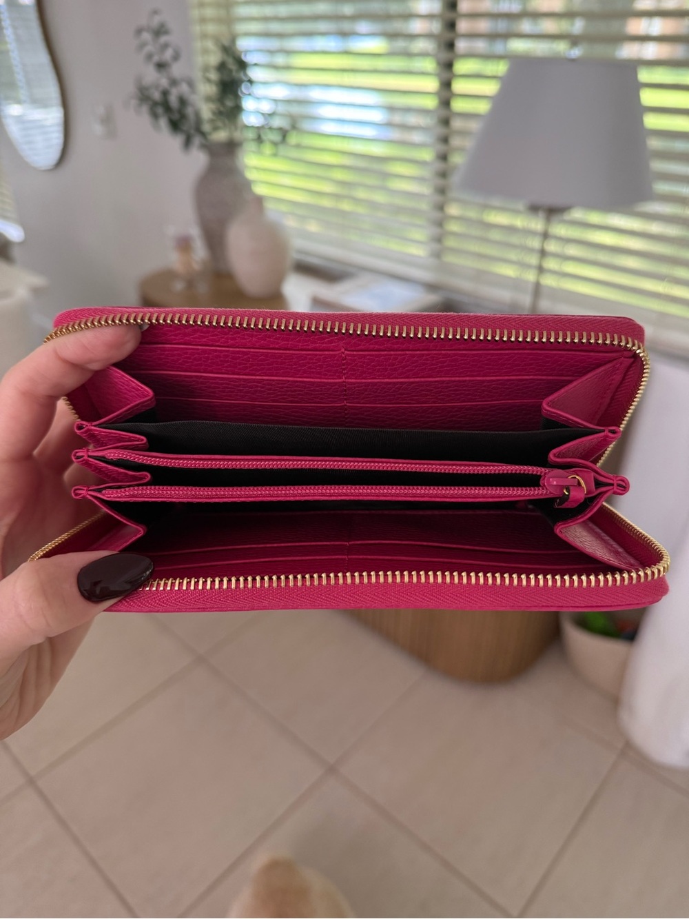 Gucci Hot Pink Pebbled Leather Zip Wallet with Gold GG - Picture 8 of 10